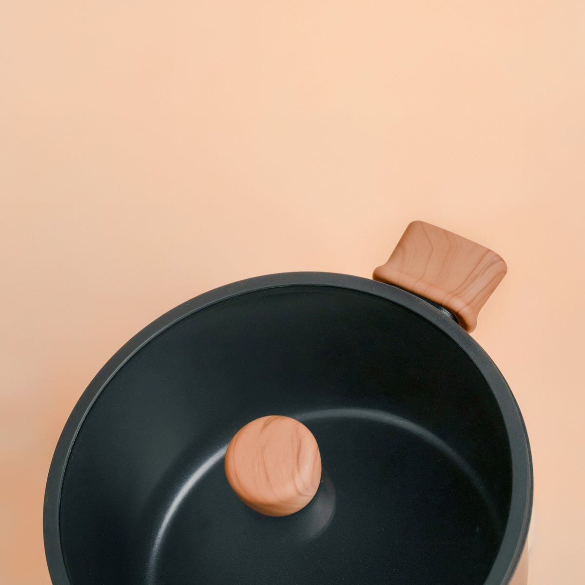 Titanium Non-Stick Soup Pot with Lid (24cm)
